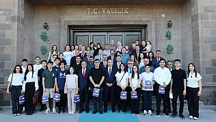 Başarılı Öğrencilere Vali Motivasyonu
