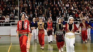 Bilecik'te Hava Koşulları Planları Değiştirdi! 29 Ekim Coşkusu Salonda Yaşandı