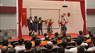 Hükümlü ve Tutuklular Yöresel Gösteriyle Moral Buldu