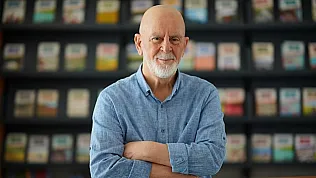 Mustafa Kutlu'nun Yeni Kitabının Kapağı Gündem Oldu