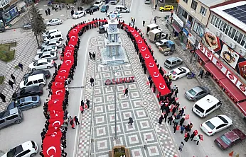 150 Metrelik Dev Bayrakla Sevgi Yürüyüşü