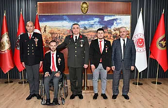 2 Gazi'ye Büyük Onur