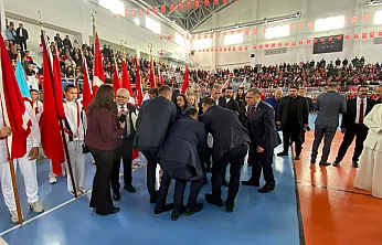 29 Ekim Töreninde Beklenmedik Olay! Vali Konuşmasını Yarıda Kesti