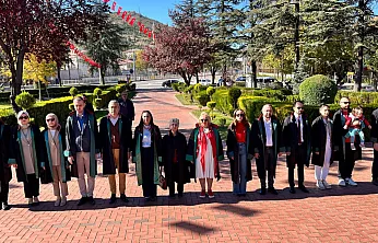 'Adaletin Yolu Kesilmesin, Yaşasın Cumhuriyet'