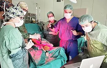 AFSÜ'de Canlı Mikrocerrahi Eğitimi Verildi