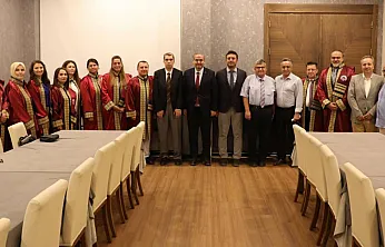 AFSÜ'de Yeni Kadrolara Atanan 11 Akademisyen Cübbe Giydi