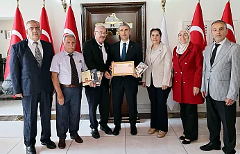 AFYAŞAD'dan Vali Aktaş'a Şiirli Hediye