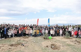 Afyon'da 200 Fidan Toprakla Buluştu