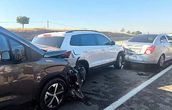 Afyon'da 4 Araç Birbirine Girdi: Yaralılar Arasında 2 Yaşında Çocuk da Var!