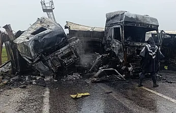 Afyon'da Araç Yangını Korkuttu… Kısa Sürede Müdahale