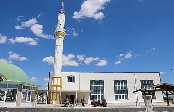 Afyon'da Battalgazi Camii Gönüllere Hitap Ediyor