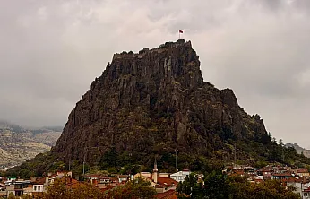 Afyon'da Beklenen Yağış Etkili Oluyor: Hava Sıcaklığı Düşecek Mi?