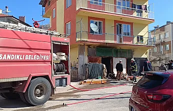 Afyon'da Depo Yangınında Faciadan Dönüldü