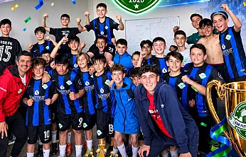 Afyon'da Efsane Oldular! Ege Futbol Kulübü'nden Çifte Şampiyonluk