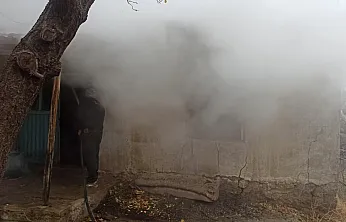 Afyon'da Ev Yangını: Komşuların Dikkati Felaketi Önledi