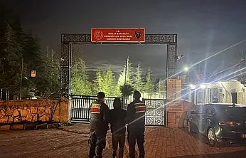 Afyon'da Jandarma Devriyeleri 42 Kişi Yakaladı… 8 Kişi Tutuklandı