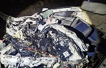 Afyon'da Korkunç Kaza: Hurdaya Dönen Araçta Can Verdi