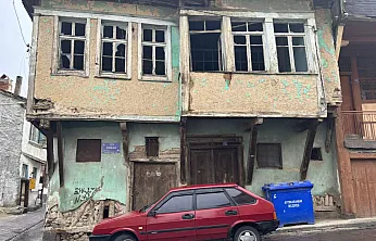 Afyon'da Korkutan Görüntü: Her An Çökebilir!