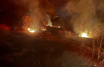 Afyon'da Korkutan Yangın! Ekipler Seferber Oldu