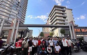 Afyon'da Kuryelerden Trio Vista Yönetimine Tepki Onlarca Kurye Basın Açıklamasında Buluştu