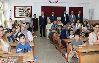 Afyon'da Miniklerin İlk Gün Heyecanı! Okulun Kapısından Böyle Girdiler
