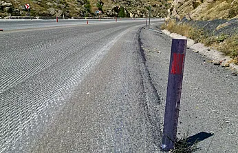 Afyon'da Mor Boya Skandalı! Yol 5 Kilometre Boyunca Kazındı