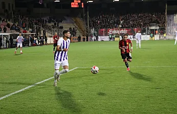 Afyon'da Olaylı Maç: Koltuklar Söküldü, 6 Gol Atıldı!