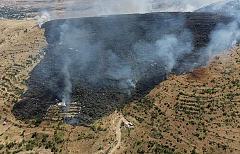 Afyon'da Yangın Bağ Evlerine Sıçradı