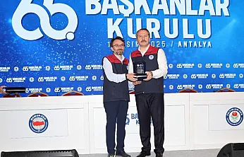 Afyon'daki Eğitimcileri Gururlandıran Plaket