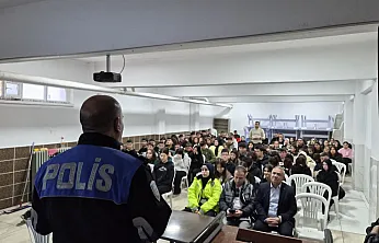 Afyon Polisinden Sandıklı'da Geniş Bilgilendirme