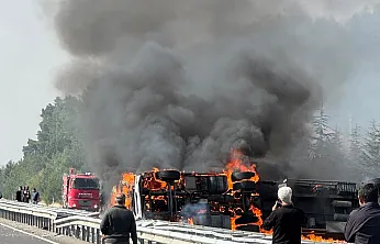Afyon-Uşak Yolunda Korkutan Kaza! Alkol Yüklü Tır Alevlere Teslim Oldu
