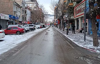 Afyon Yeni Yıla Karla Uyandı