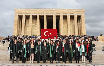 Afyonkarahisar Barosu'ndan Tarihî Adım: Anıtkabir'de İlk Çelenk Töreni!