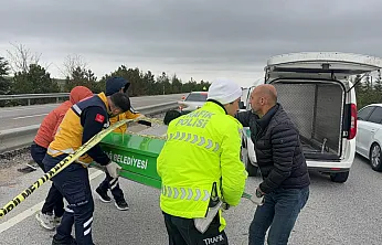Afyonkarahisar'da Feci Kaza: Araç Refüje Girip Yan Yattı, 1 Ölü 2 Yaralı