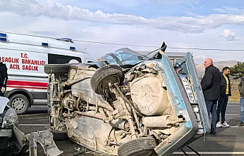 Afyonkarahisar'da Kontrolden Çıkan Araç Devrildi: 4 Yaralı