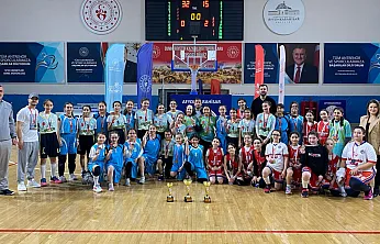 Afyonkarahisar'da Küçükler Basketbol Müsabakaları Tamamlandı
