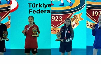 Afyonlu Kızlar Güreş Turnuvasından Madalyalarla Döndü