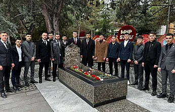 Afyonlu Ülkücüler Başbuğ'unu Kabrinde Ziyaret Etti