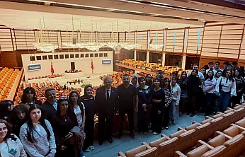 Afyonlu Vekil, Mezun Olduğu Okulun Öğrencilerini Meclis'te Ağırladı!