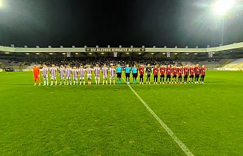 Afyonspor 45 Dakikada 3 Gol Yedi, Tribünler Yine de Susmadı!