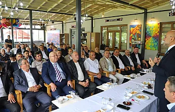 AK Parti 18 İlçede Bayramlaşma Düzenledi