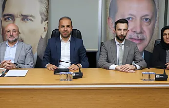 AK Parti'de Başarıya Gümüş Rozet