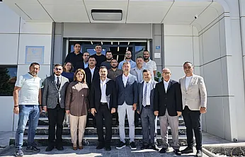 AK Parti Heyeti Eczacı Odası'nda