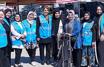 AK Partili kadınlar, Afyon'da Sahada