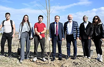 AKÜ'de 1300 Fidan Toprakla Buluştu