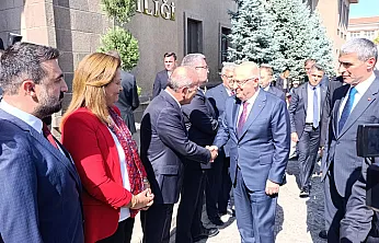 Bakan Güler'den İlk Ziyaret Valilik'e