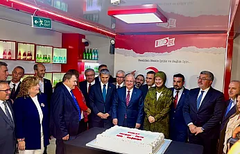 Bakan Güler Kızılay Maden Suyu'nun 100. Yıl Pastasını Kesti