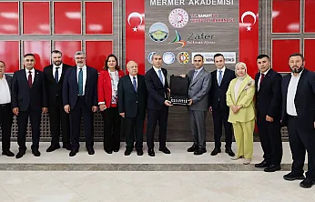 Bakan Kacır, Mermerin Merkezinde