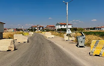 Cadde Ortasında Beton Bariyer!