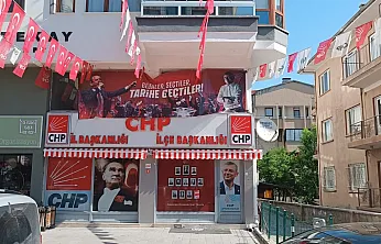 CHP Afyon İl Binası'nda 'Özel' Pankart
